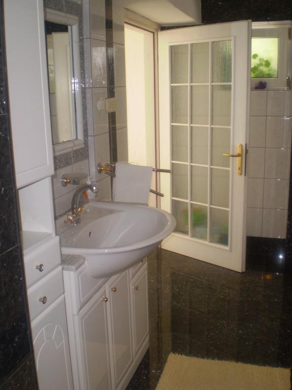 Apartments Barbara Senj  Phòng bức ảnh