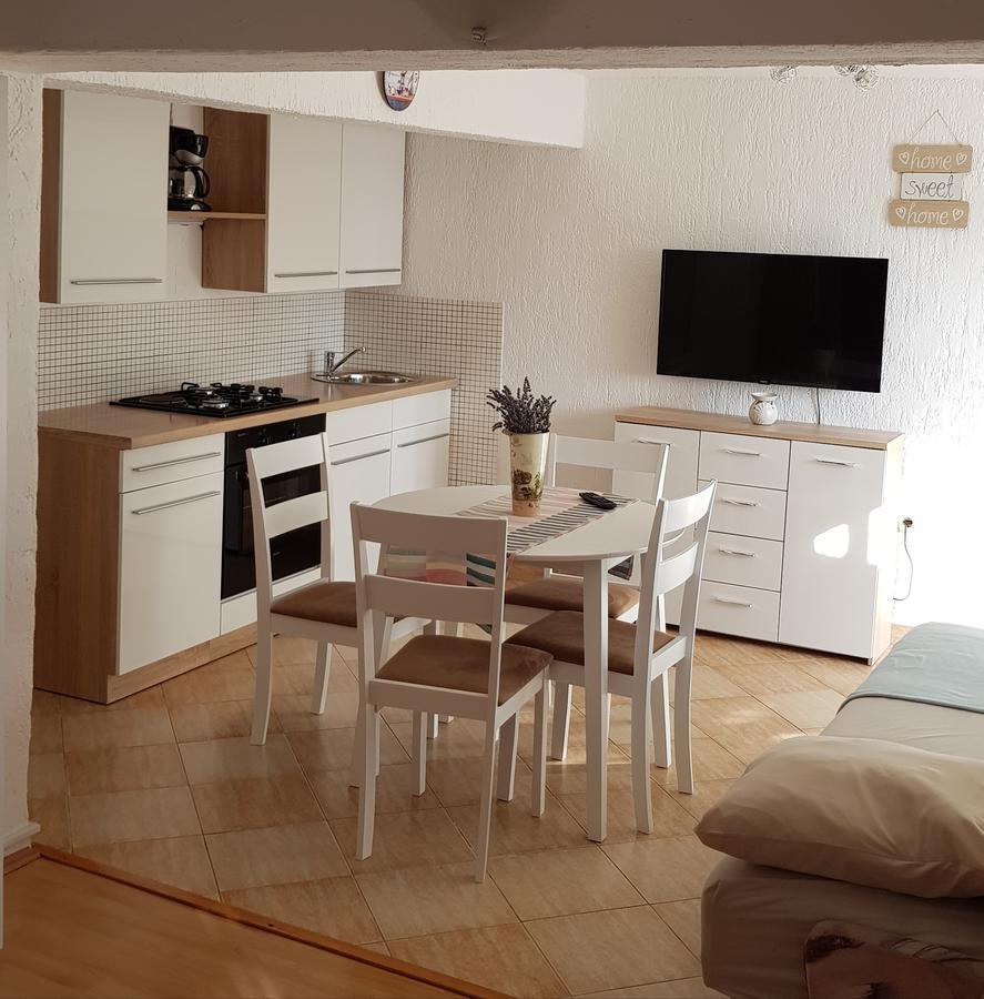 Apartments Barbara Senj  Ngoại thất bức ảnh